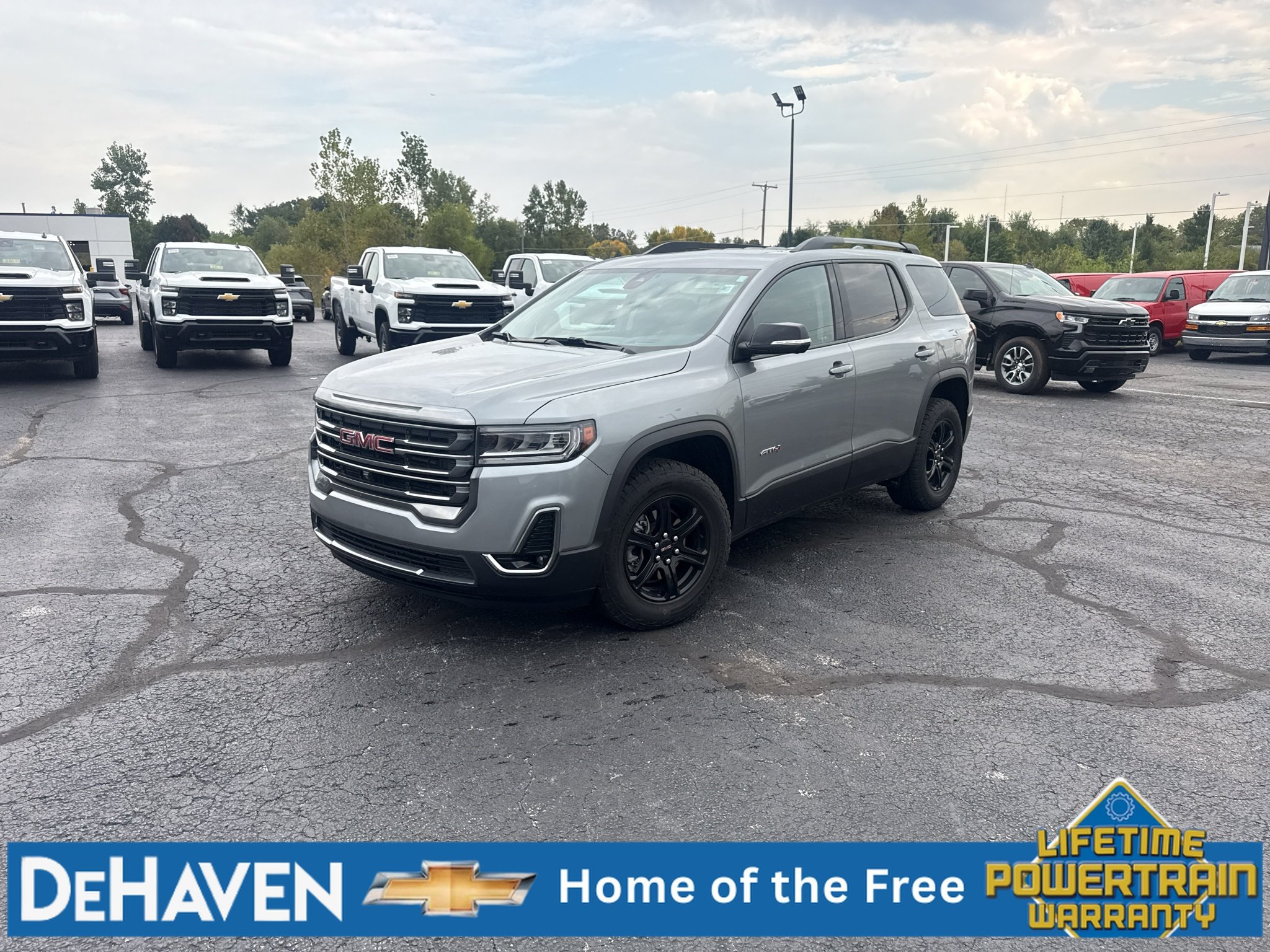 Used 2023 GMC Acadia AT4 w/ Technology Package AWD/4WD image 2