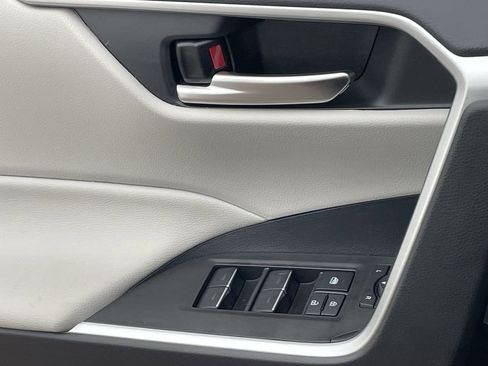 New 2025 Toyota RAV4 XLE image 16