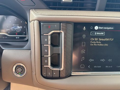 Used 2023 GMC Yukon Denali w/ Denali Reserve Package image 20