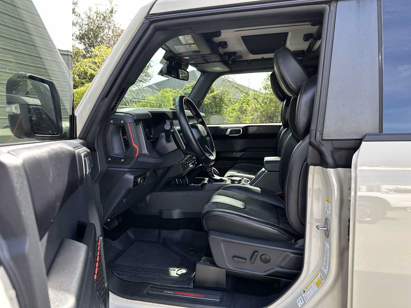 Used 2025 Ford Bronco Raptor AWD/4WD image 2
