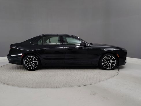 Certified 2023 BMW 740i image 5