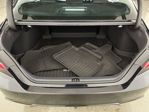 Used 2022 Toyota Camry SE w/ Convenience Package image 10