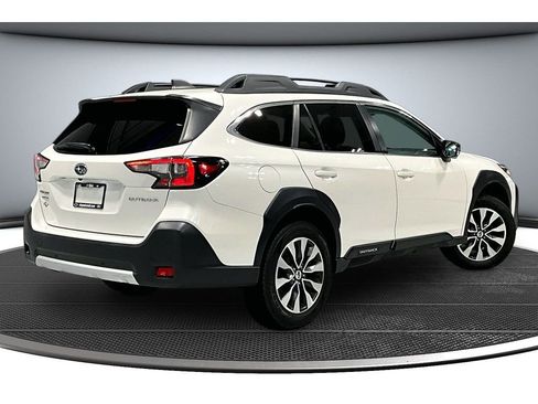 Used 2023 Subaru Outback Limited image 14