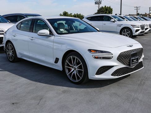 Used 2025 Genesis G70 2.5T image 3