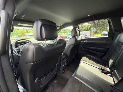 Used 2018 Jeep Grand Cherokee Altitude AWD/4WD image 28