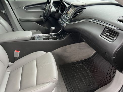 Used 2019 Chevrolet Impala LT w/ Sunroof and Spoiler Package image 23