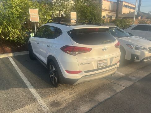 Used 2017 Hyundai Tucson Limited w/ Limited Ultimate Package 03 FWD image 4