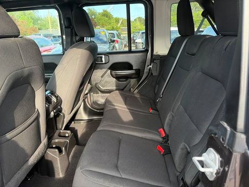 Used 2021 Jeep Wrangler Unlimited Sport AWD/4WD image 15