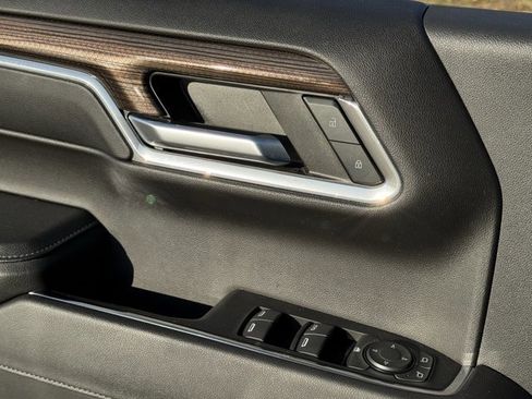 Used 2024 Chevrolet Silverado 1500 LT image 25