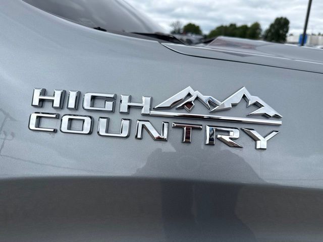 Used 2025 Chevrolet Silverado 1500 High Country RWD image 7