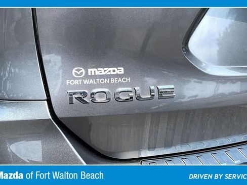 Used 2018 Nissan Rogue SV FWD image 27