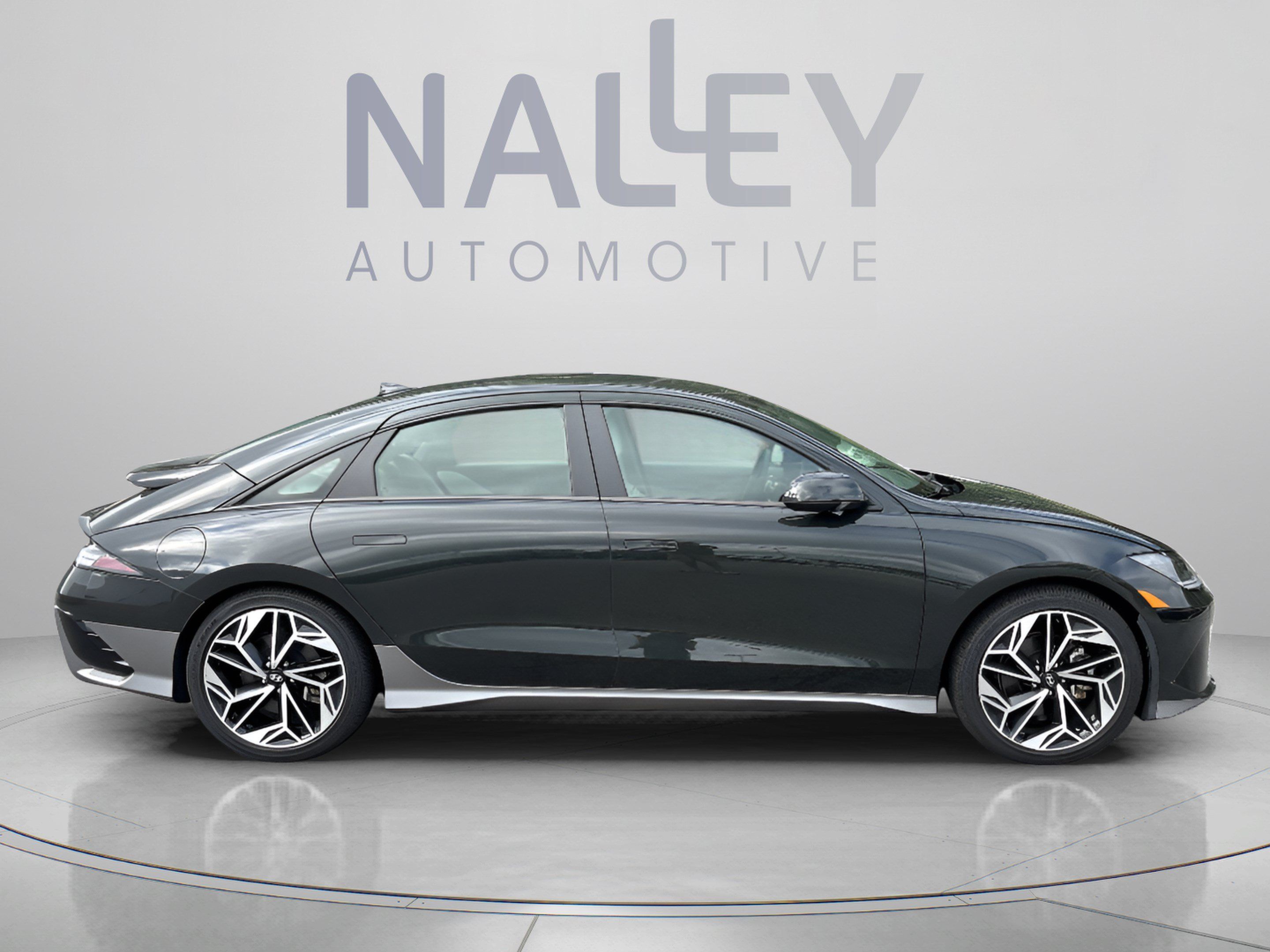 Used 2023 Hyundai Ioniq 6 SEL AWD/4WD image 6