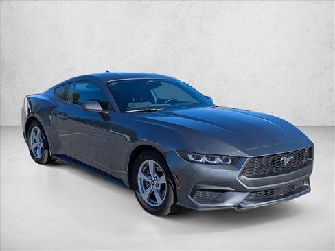 Used 2024 Ford Mustang Coupe image 3