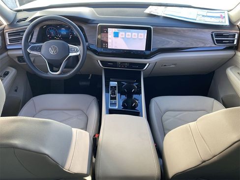 New 2026 Volkswagen Atlas SE image 11