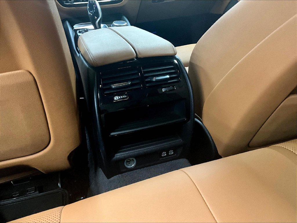 Used 2021 BMW 530i w/ Premium Package RWD image 12