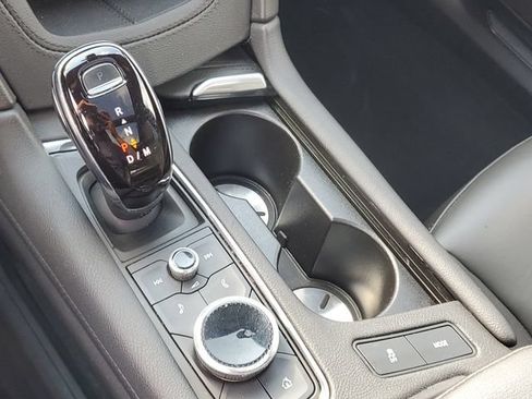 Certified 2022 Cadillac XT5 Premium Luxury w/ LPO, Floor Liner Package AWD/4WD image 24