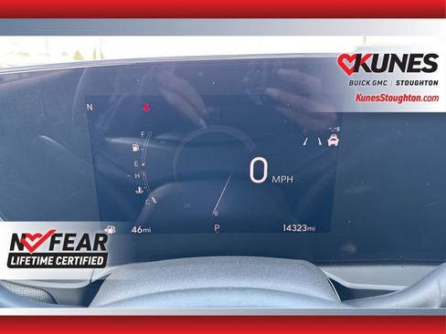 Used 2024 Buick Envista Preferred w/ Advanced Safety Package image 28