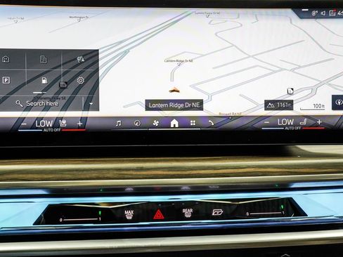 Used 2025 BMW 740i xDrive AWD/4WD image 28