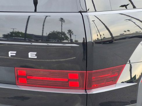 Used 2025 Hyundai Santa Fe SEL image 11