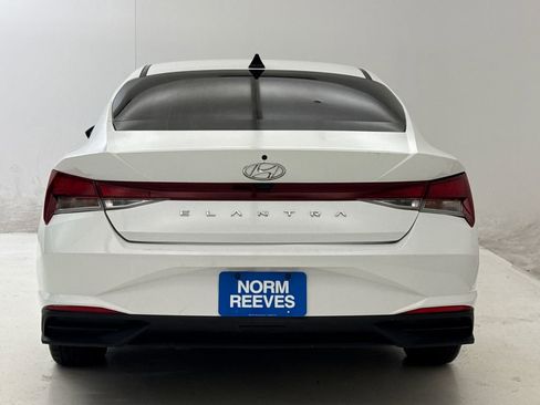Used 2021 Hyundai Elantra SE FWD image 8