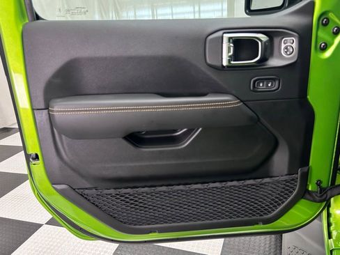 New 2025 Jeep Gladiator Sport image 12