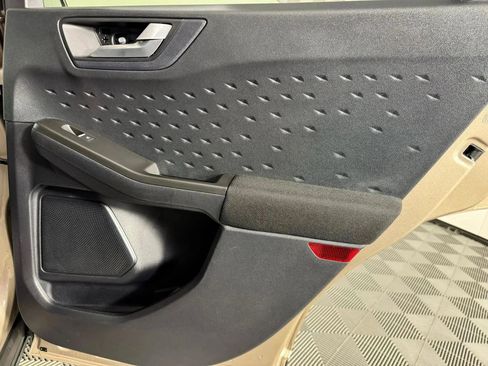 Used 2020 Ford Escape SE image 42