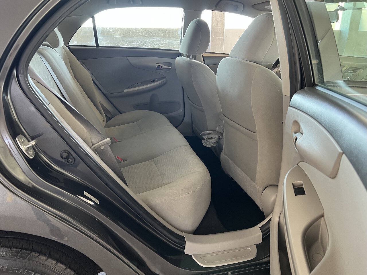 Used 2010 Toyota Corolla LE w/ All Weather Guard Pkg FWD image 23