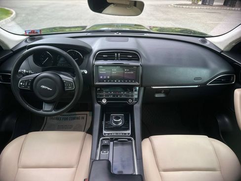 Used 2020 Jaguar F-PACE Premium AWD/4WD image 19