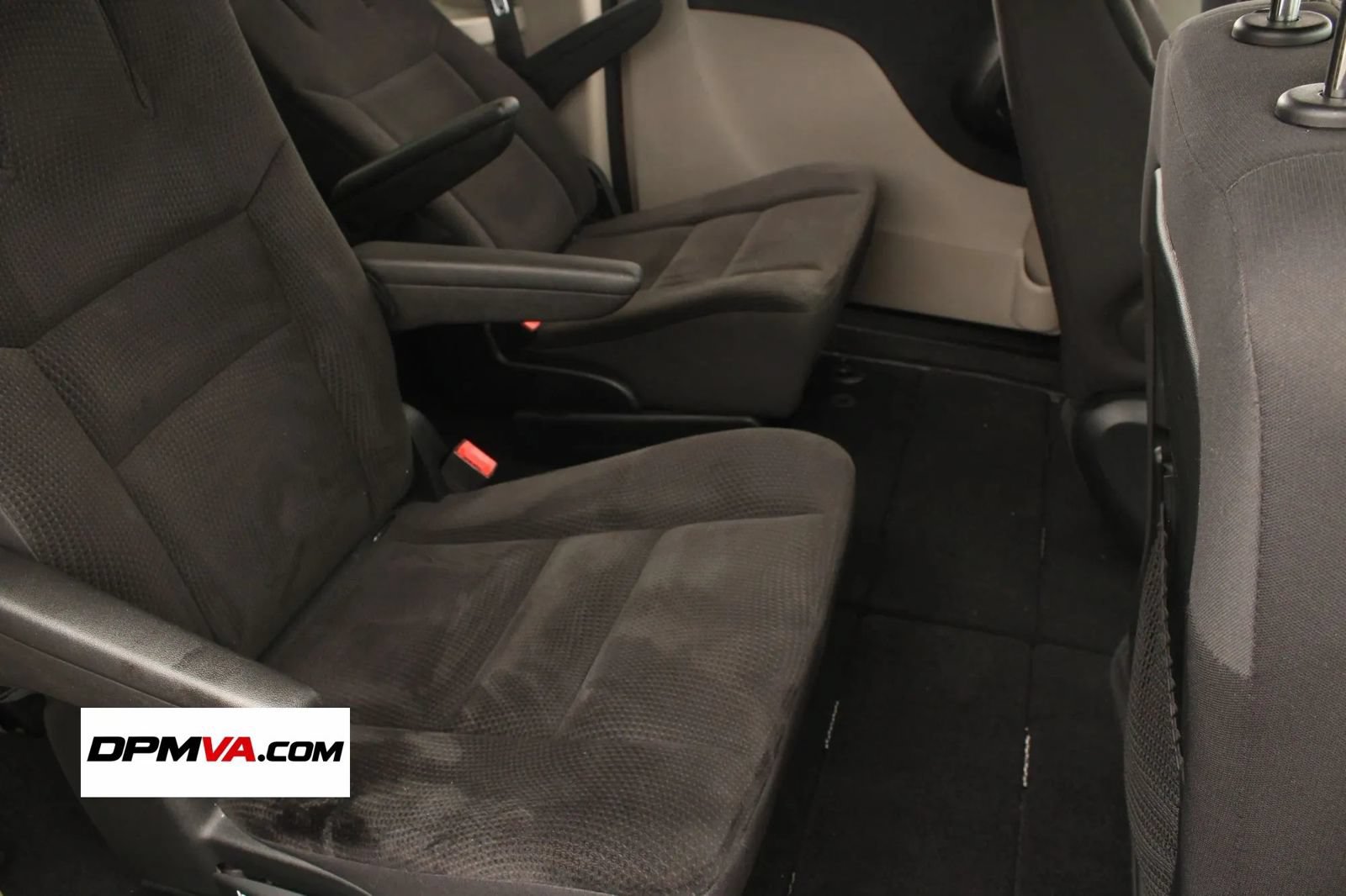 Used 2018 Dodge Grand Caravan SE w/ UConnect Hands-Free Group FWD image 20