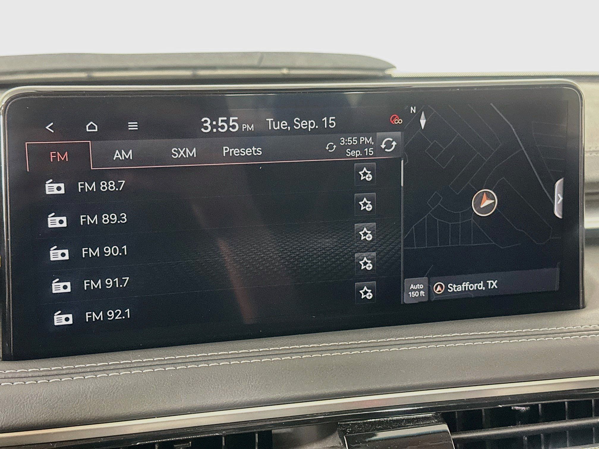 Used 2025 Genesis G70 2.5T RWD image 21