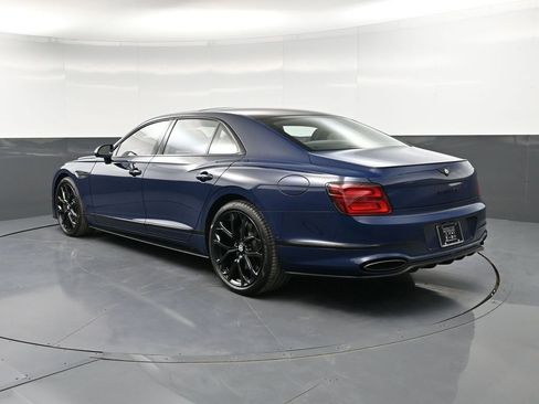 Used 2025 Bentley Flying Spur Plug-In Hybrid image 3