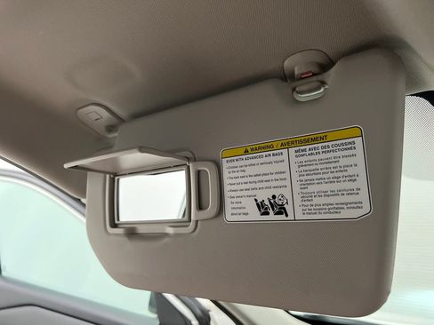 Used 2024 Nissan Rogue S FWD image 67