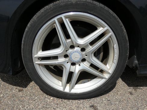 Used 2014 Mercedes-Benz E 350 4MATIC Sedan image 12