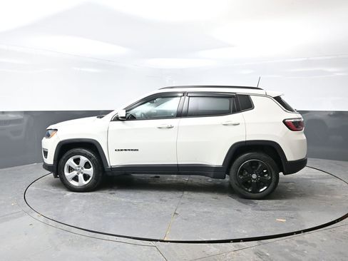 Used 2019 Jeep Compass Latitude w/ Cold Weather Group image 10