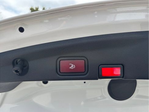 Used 2019 Mercedes-Benz E 450 Cabriolet image 43