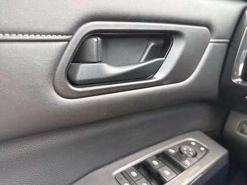 Used 2023 Nissan Pathfinder SV AWD/4WD image 27
