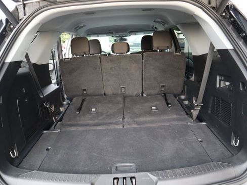 Used 2023 Ford Explorer XLT AWD/4WD image 42