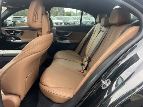 Used 2025 Mercedes-Benz E 350 Sedan image 32