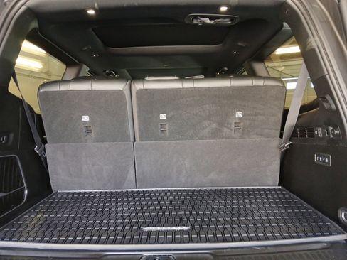 Used 2025 Jeep Wagoneer Series II image 16