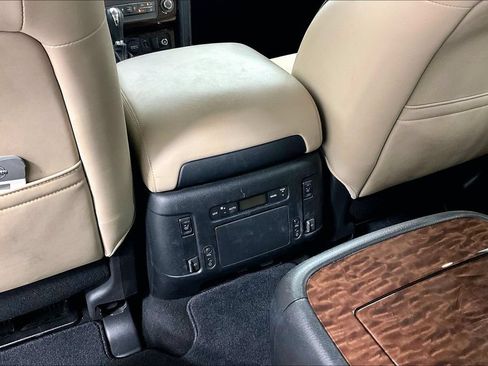 Used 2019 Nissan Armada Platinum w/ Captain's Chairs Package RWD image 30
