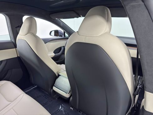 Used 2022 Tesla Model S image 40
