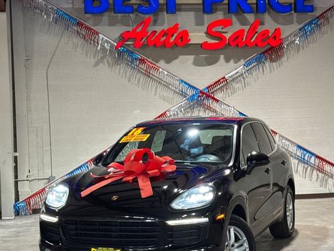 Used 2016 Porsche Cayenne AWD/4WD image 1
