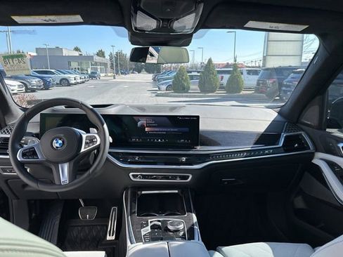Used 2026 BMW X7 xDrive40i w/ M Sport Package image 2