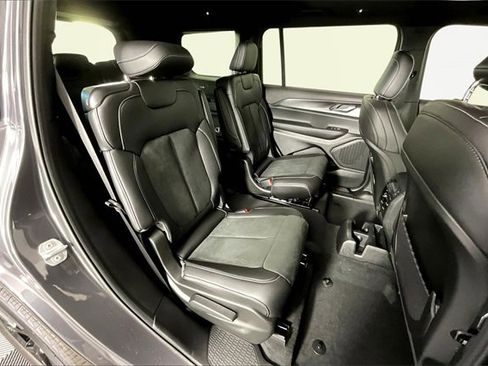New 2025 Jeep Grand Cherokee L Altitude image 10