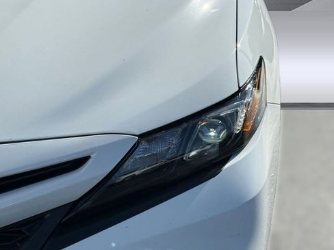 Certified 2022 Toyota Camry SE image 11