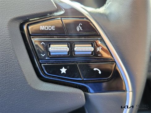 Certified 2023 Kia Niro SX Touring image 30