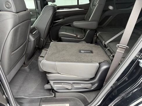 Certified 2025 Cadillac Escalade Premium Luxury image 30