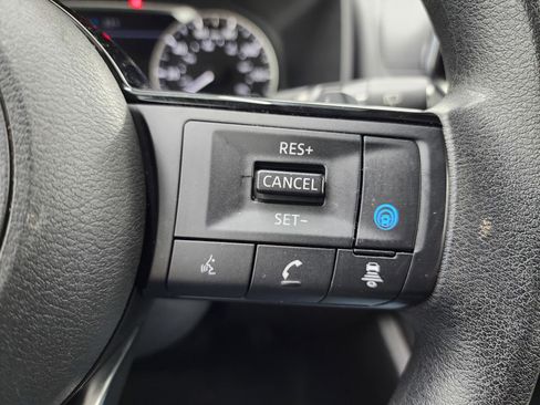 Used 2023 Nissan Rogue SV image 16