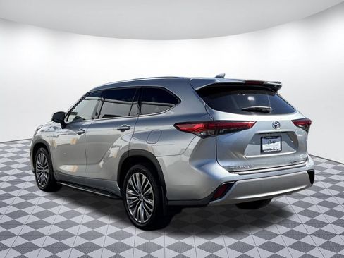 Used 2021 Toyota Highlander Platinum AWD/4WD image 5