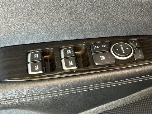 Used 2019 Kia Sorento EX image 12